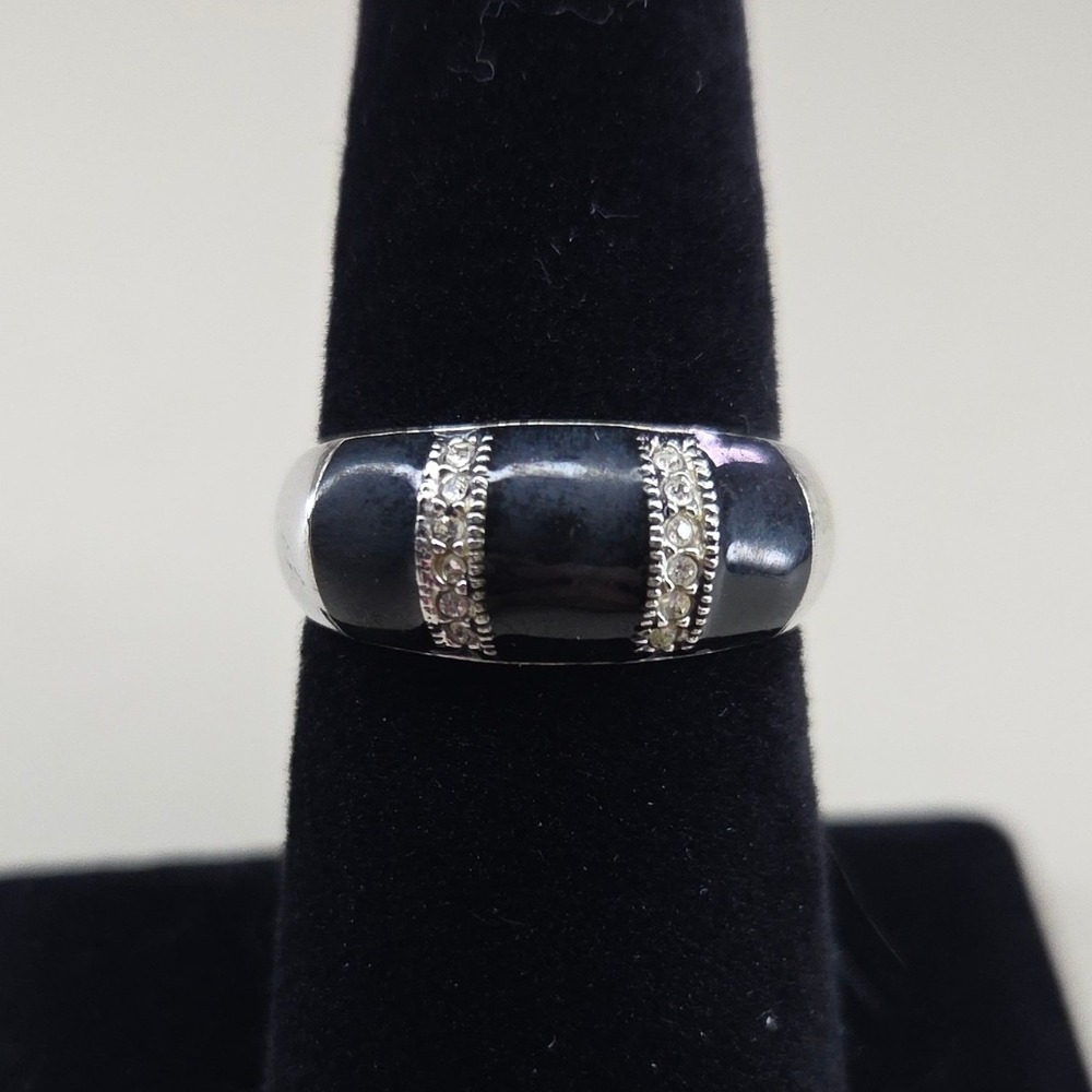 Silver Tone Black Inlay Crystal Accent Tapered Band Ring Size 7.5